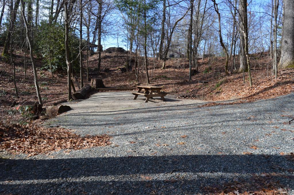 Linville Falls Campground, Rv Park, And Cabins Exterior foto