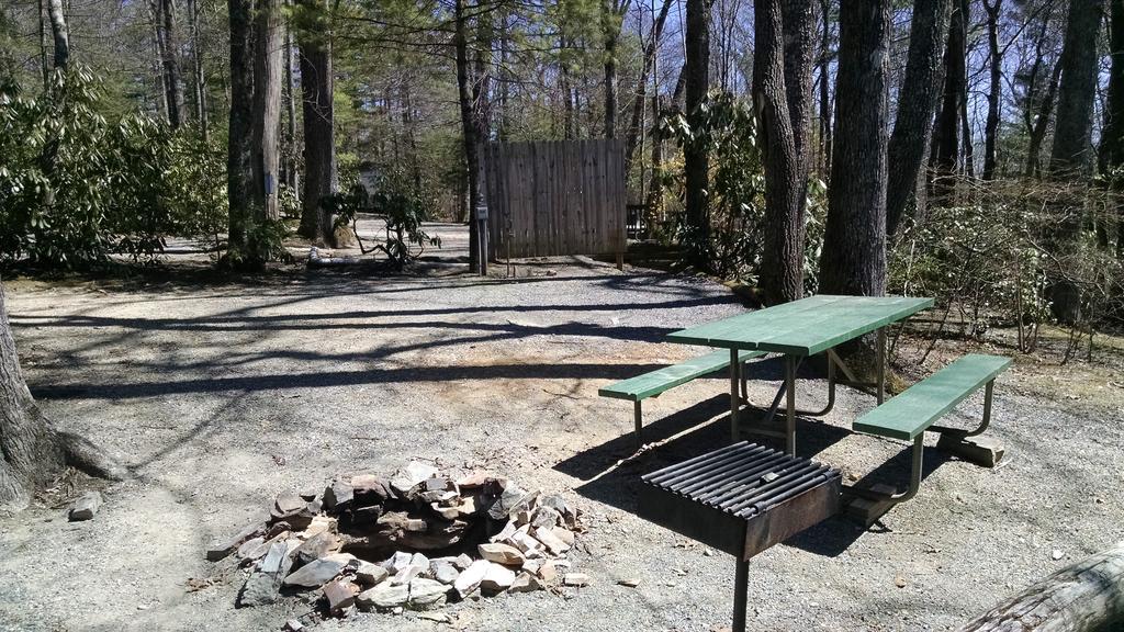 Linville Falls Campground, Rv Park, And Cabins Exterior foto