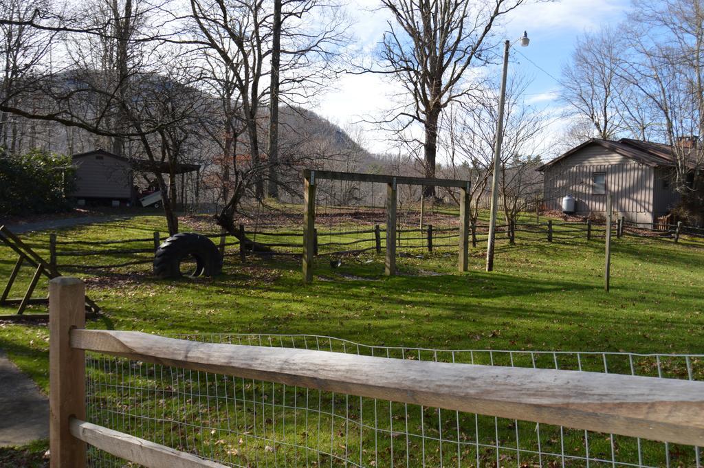 Linville Falls Campground, Rv Park, And Cabins Exterior foto