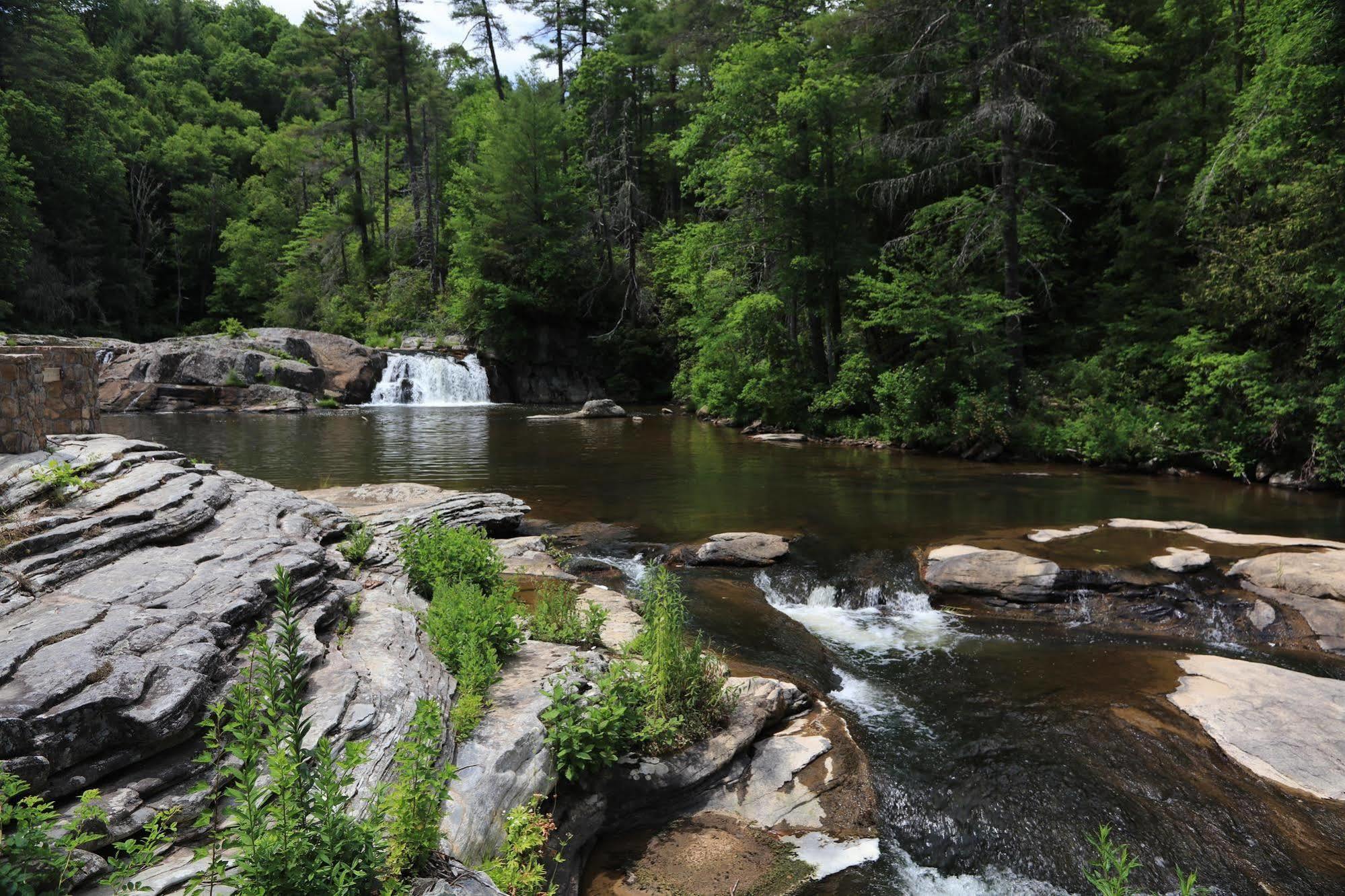 Linville Falls Campground, Rv Park, And Cabins Exterior foto